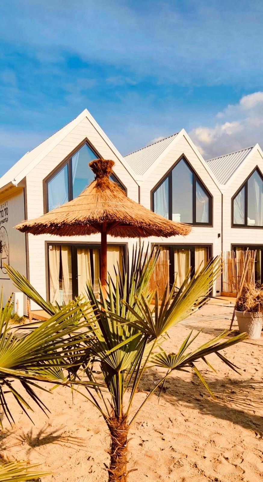 Lulu Holiday Resort Domki Z Podgrzewanym Basenem Mielno  Exterior photo